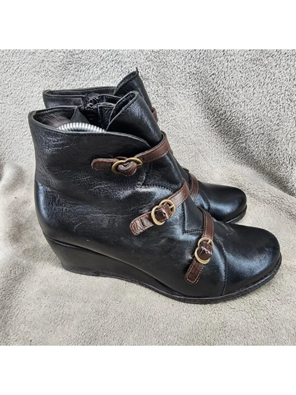 Eric Michael Shoes Womens SIze 8.5 Lena Black Leather Wedge Ankle Boots *Read*